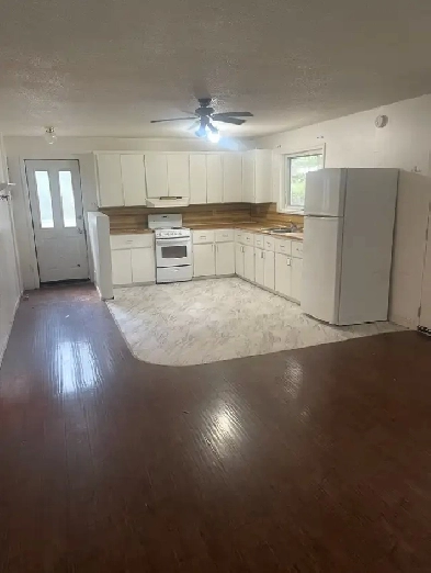 Beautiful House/Cottage in Petersfield, Manitoba (Pelican Bay) Image# 1