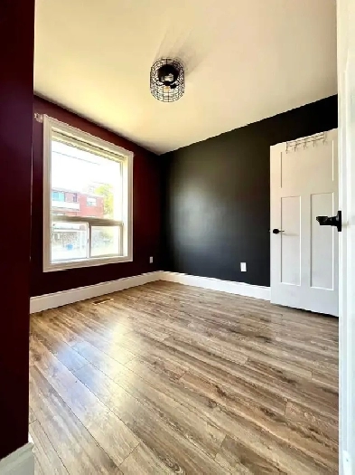 Detached 3 Bed 1 Bath Home for Rent in Rosedale Image# 1