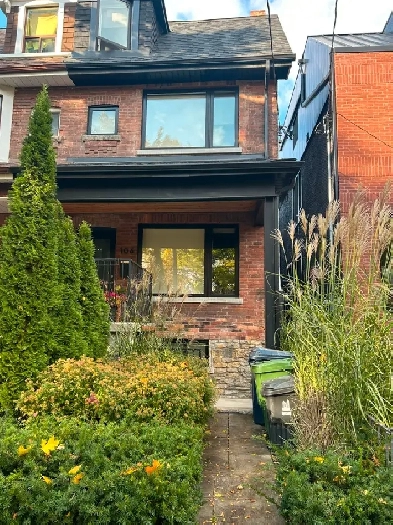 DUNDAS-OSSINGTON BASEMENT APARTEMENT Image# 1