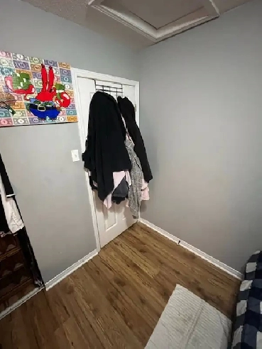 room for rent in townhouse Image# 4