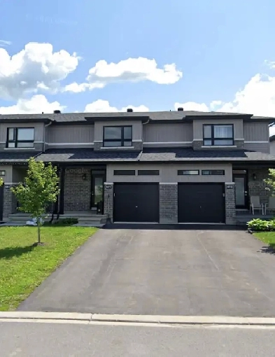 3- Bedroom Townhouse for Rent Image# 1