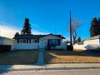 Feel right at home in this clean cozy, 4 bedroom bungalow home! Image# 1
