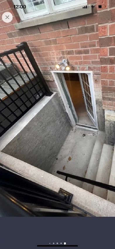 Three bedroom walk out Basement is available in Oshawa Image# 1