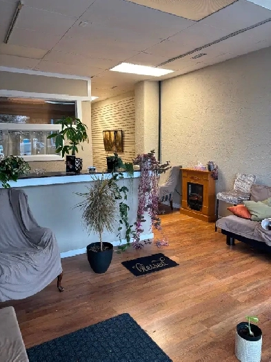 Commercial Storefront For Lease Image# 2