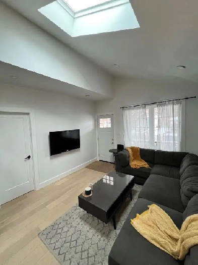 Bungalow with backyard near subway Image# 1