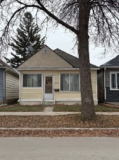 Weston! cute and cozy 3 bedroom house for rent Image# 1