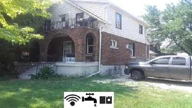 Modern, Pet-Friendly 2 Bedroom 1 bath Lower Apartment   parking Image# 1