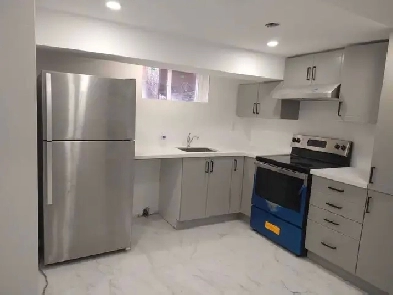 Clean & Bright Room for Rent – Ellesmere & Markham (Centennial) Image# 1