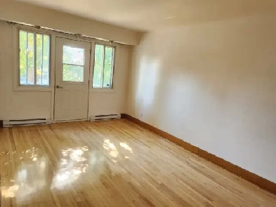 Grand 5 ½ propre et rénové au 1 er étage à Nouveau-Rosemont Image# 1