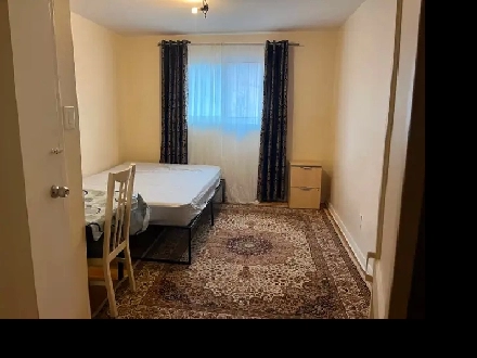 MASTER BEDROOM WITH PRIVATE WASHROOM BATHURST/STEELES NEAR BUS Image# 1