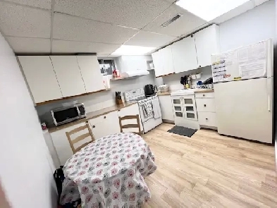 ROOMS IN SCARBORO McCOWAN & North York Bayview   Parking Image# 1