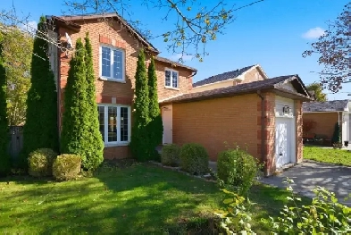 The Perfect Family Home in Cobourg: 3 1 Bed, 3 Bath, Corner Lot Image# 9