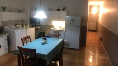 3 1/2 a louer, pour  personne seule ( idéal pour  étudiant) Image# 1