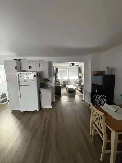 Main-Floor 2-Bedroom Duplex - All Utilities Included! Image# 14