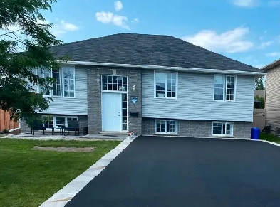 FURNISHED & INCLUSIVE ALL FEMALE STUDENT ROOM RENTAL DEC-1-2025 Image# 6