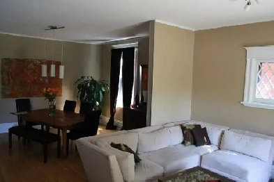 Sunny 2 Bed with large deck off of Elgin Street Image# 1