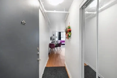 SUBLET – 27 DAYS ONLY 3 min walk to Concordia University Image# 3