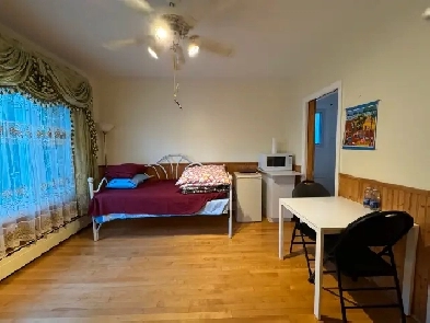 Studio LASALLE, near/près du Cégep André-Laurendeau Image# 1