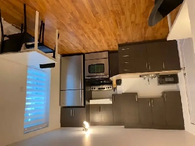 Super Studio loué tout compris, meublé et équipé au centre ville Image# 1