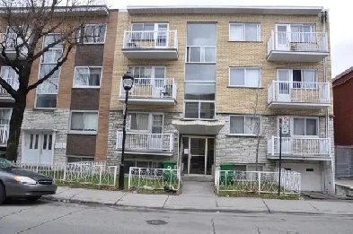 metro fabre 4 1/2 a louer Image# 1