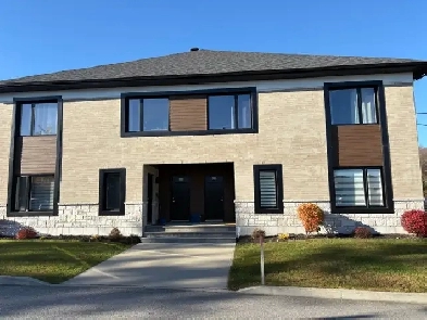 41/2  luxueux près CHUS Sherbrooke Image# 1