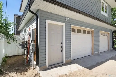 Newly built 2 bedroom garden suite in Exhibition area Image# 1