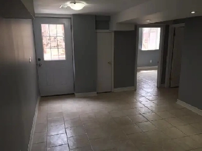 Walkout 2 bedrooms basement, 2 parkings, Fully Furnished Image# 1