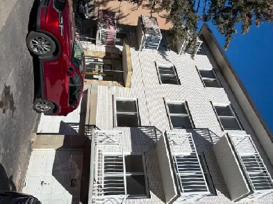 4 1/2 complètement rénové mtl. Nord Image# 1