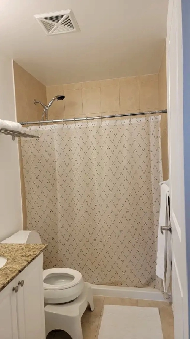 2 Bedroom Condo near Vaughan Mills Image# 1