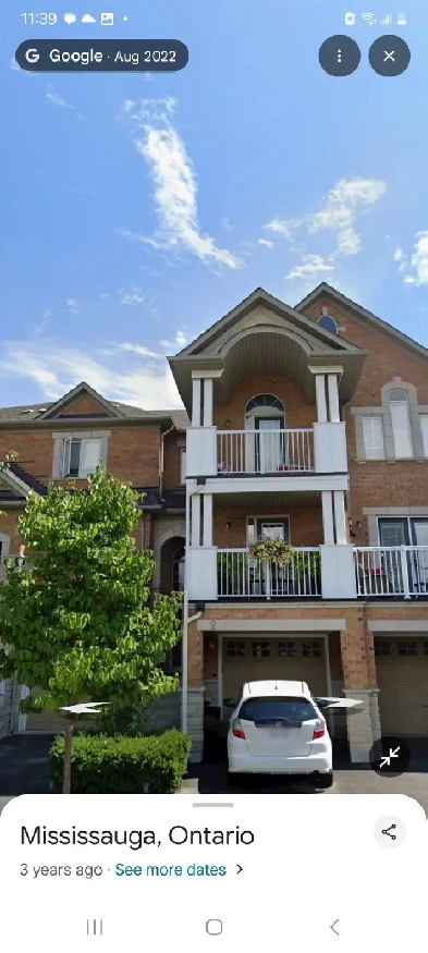 Furnished studio for rent at dundas and mavis Image# 1