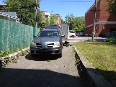 Parking/Stationnement/Storage Entreposage Ext. Auto,Camion H2R Image# 2