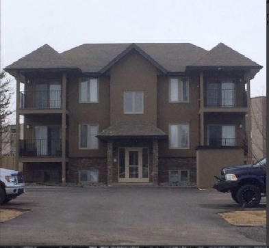 2 BDRM TOP FLOOR APT. - AVAILABLE NOW! Image# 7