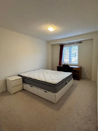 One Large Bedroom for Rent Oakville Eighth Line/Dundas Image# 1