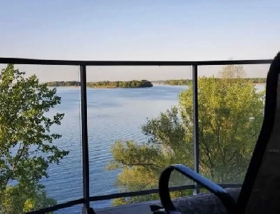 LOGEMENT 3½ BORD DU FLEUVE Image# 6