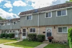 Newly Renovated 2 Bedroom Townhouse in Woodstock Image# 4