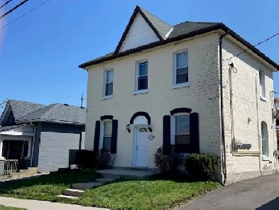 2 Bedroom Main Floor Apartment on Park Avenue - $1,300 Image# 15