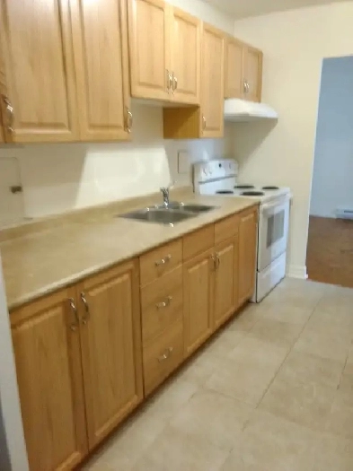 GORGEOUS ONE BEDROOM AVAIL Jan 1st Image# 2