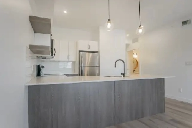 LUXURY 2 Bedroom Apartment! With Fitness Centre! Image# 2