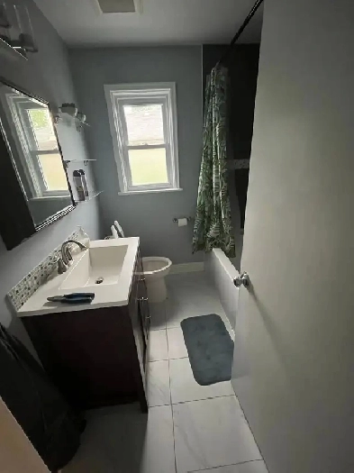 FURNISHED SHARED ROOM AVAILABLE IN SCARBOROUGH $400 Image# 1