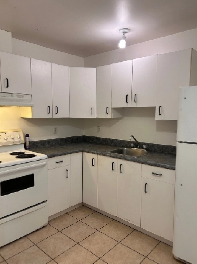 2 1/2 centre ville de Sherbrooke, disponible Image# 7