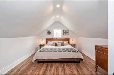 private room in a shared house with parking Image# 1