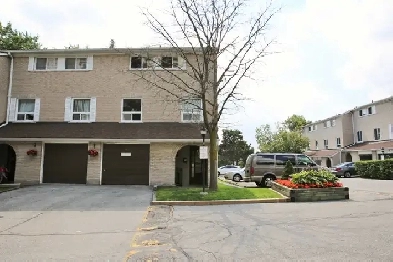BIG TOWNHOUSE 3 Bedroom at DON MILLS / FINCH Image# 1