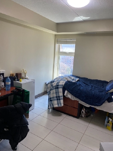 ROOM FOR RENT | Unit 901, 208 Sunview Street, Waterloo Image# 1