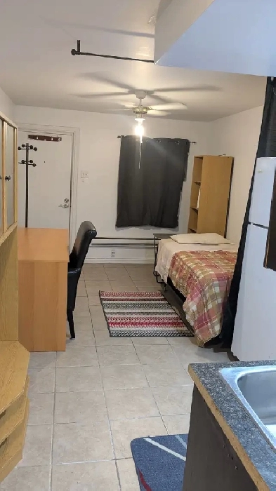 Bachelor for rent / à louer - Lasalle Image# 1