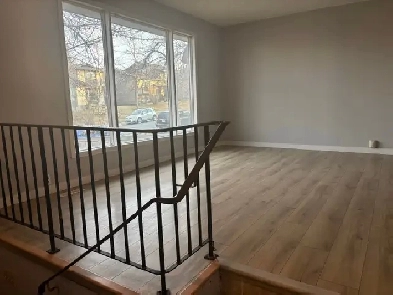 4 bedroom house (Bi-level Duplex) in Beddington Image# 1