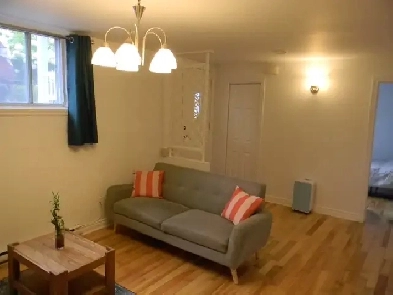 3 1/2 A LOUER LONGUEUIL PRES CEGEP EDOUARD MONPETIT STYLE CONDO Image# 2