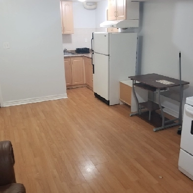 Cozy basement apartment, close to 401 & TTC, utilities included Image# 1