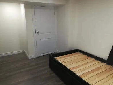 @ Bloor, Christie TTC, Large Basement room to rent - 2Min to TTC Image# 1