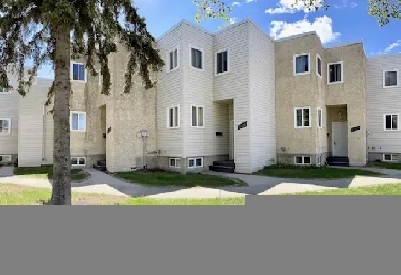 Furnished 3 Bedroom Townhouse - 780-729-9007 Image# 1