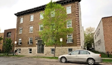 Character 1 bdrm! $1089 Image# 4